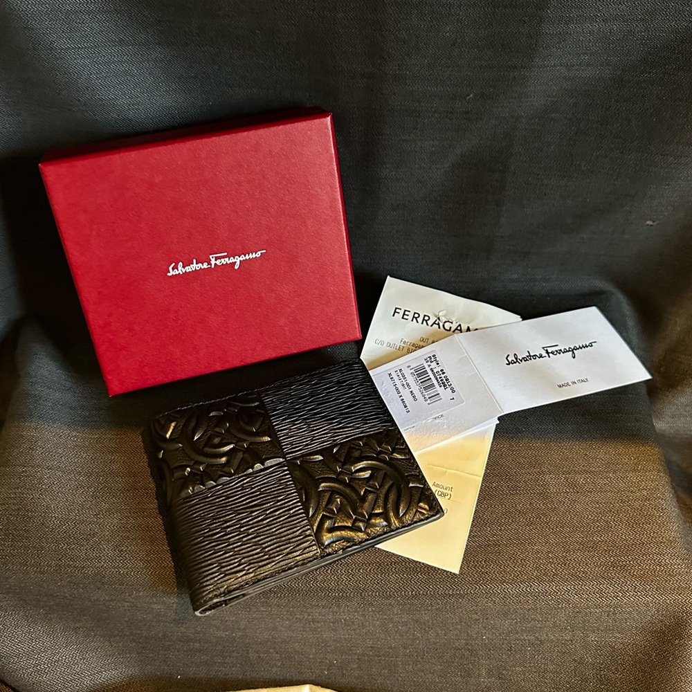 SALVATORE FERRAGAMO Brand New Black Leather Gancini Embossed Wallet